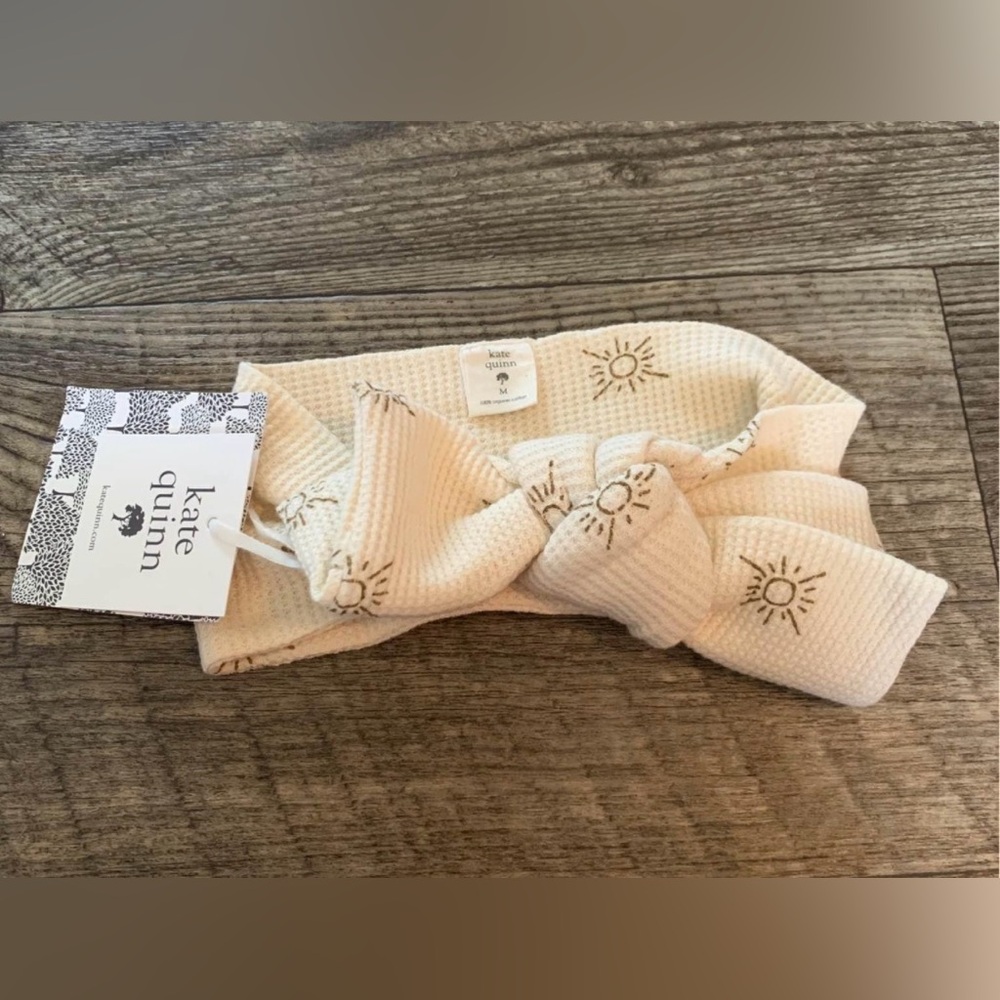 Kate Quinn Cream Sunburst Hair Accessory